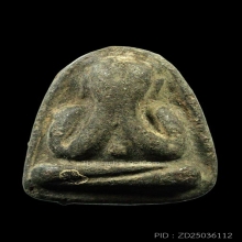 พระปิดตาหลังแบบ