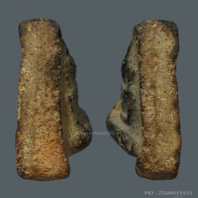 พระนางพญา กรุโรงทอ กรุเก่า พิมพ์มีหู เนื้อดิน