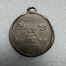 เหรียญไข่เล็กเนื้อเงินหลวงพ่อแดง