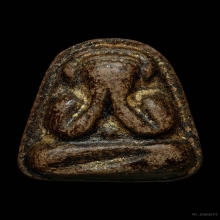 พระปิดตาพิมพ์สะดือเล็ก หลวงปู่เฮี้ยง วัดป่า เนื้อกะลาตัวจริง