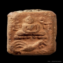 ลพ.ปาน พิมพ์ไก่หาง 3 เส้น