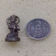 พระแม่ธรณีโลกนิยม หลวงปู่หงษ์ สุสานทุ่งมน ปี 55