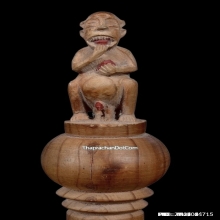 ไม้ครูสี่หูห้าตาครูบาบุญยัง เนื้อไม้ดุมล้อเกวียน จ.ลำพูน