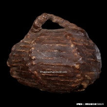 ลูกอมหลวงพ่อปลอด วัดในปากทะเล จ.เพชรบุรี