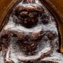 พระร่วงนั่ง กรุวัดพระศรี ฯ จ.ลพบุรี เนื้อสนิมแดง