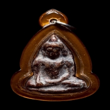 พระร่วงนั่ง กรุวัดพระศรี ฯ จ.ลพบุรี เนื้อสนิมแดง