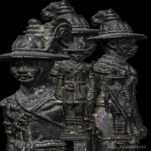 รูปหล่อพระเจ้าตากสิน ค่ายตากสิน จันทบุรี ปี2518 