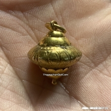 เม็ดพริกหลวงพ่ออี๋ วัดสัตหีบ เนื้อทองคำ