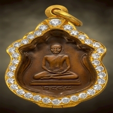หลวงพ่อในกุฏิรุ่นแรก 2485