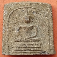 พระสมเด็จ ขนาดประมาณ 2.5 x 3.5 ซม.