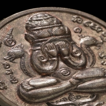เหรียญปิดตาพังพระกาฬ รุ่นแรก พรายเงิน