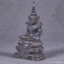 พระแก้วมรกต รุ่นคุ้มเกล้า รพ.ภูมิพล เนื้อเงิน