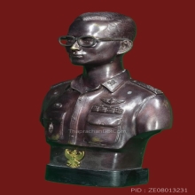 พระบรมรูปในหลวง รัชกาลที่ 9 จัดสร้างปี 2539