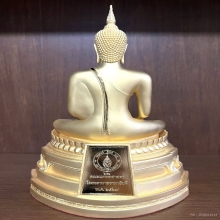 พระพุทธสุวรรณมหาปฏิมากร เรซิ่นหุ้มทองคำ