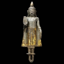 พระเงินยืนศิลปะนคร