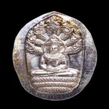 พระปรกใบมะขาม รุ่นแรก เนื้อเงินไม่ตัดปีก สร้าง 199 เหรียญ