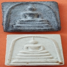 พระสมเด็จ ชุดที่ 2 ( ดำ + ขาว )