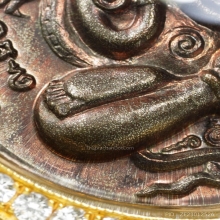 เหรียญปิดตาพังพระกาฬ รุ่นแรก ปี 32 เครายาว ลายจุด