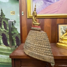 พระทรงเครื่องปางปฐมเทศนาสมัยรัตนโกสินทร์(ฐานพระล้อม)ไซร์ใหญ่