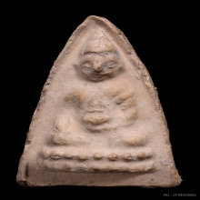 40.พระพุทโธน้อย พิมพ์เล็กหน้าตุ๊กตา(ขอบข้างล้น)เนื้อดิน 2494