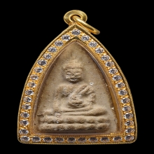 พระพุทโธน้อย พิมพ์กลาง (หม้อน้ำมนต์กลม) คุณแม่บุญเรือน 2494