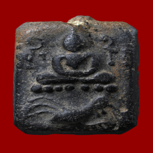 พระหลวงพ่อปาน วัดบางนมโค พิมพ์ขี่ไก่หางสามเส้น