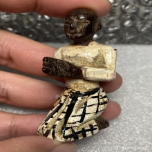 พระไม้แกะพนมมือ ลงสีจากพม่า