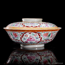 ชามเบญจรงค์มีฝาปิดเขียนลวดลายพรรณพฤกษา