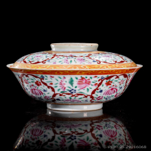 ชามเบญจรงค์มีฝาปิดเขียนลวดลายพรรณพฤกษา