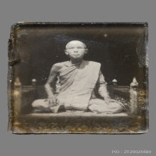 รูปถ่ายอัดกระจก พระอธิการพลาย ถาวโร วัดมะขาม จ.ปทุมธานี 