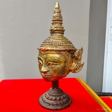 เศียรพระลักษณ์หน้าทอง ขนาดตั้งบูชา หลวงปู่กาหลง เขี้ยวแก้ว