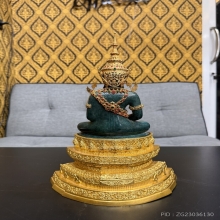 พระแก้วมรกต ภปร. พ.ศ 2547