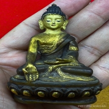 พระโพธิสัตว์ นั่งบัว จีน-ธิเบต เนื้อทองผสมลงสีลงทอง ปิดก้น