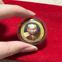 ล๊อคเก็ตหลวงพ่อคลิ้ง วัดถลุงทอง หลังบรรจุสีผึ้ง จีวร