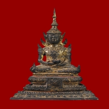 พระบูชาทรงเครื่องยุครัตนโกสินทร์ ปางอุ้มบาตร