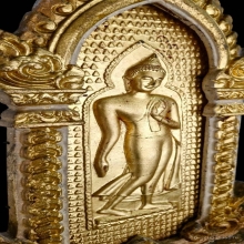 พระลีลากำแพงศอก ลงรักปิดทอง ร่องชาดแดง จ.สุพรรณบุรี 