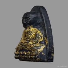 หลวงปู่ทวด วัดช้างให้ หลังตัวหนังสือพิมพ์ใหญ่ เสาอากาศ ปี 05