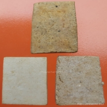 พระสมเด็จ ขนาดประมาณ 1.3 x 1.9 ซม.