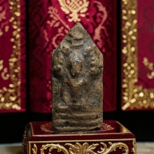 พระกำแพงนาคปรก เนื้อดินกรุวัดพระบรมธาตุ จ.กำแพงเพชร
