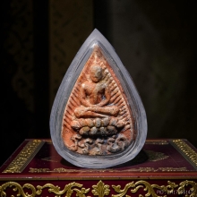 พระกลีบบัวอรหังเคลือบนิยมหลวงปู่ไข่วัดเชิงเลน