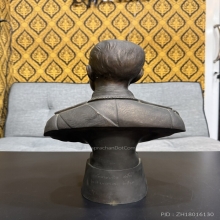 พระบรมรูปรัชกาลที่ 5 ครึ่งพระองค์ วัดราชบพิคร ปี2513