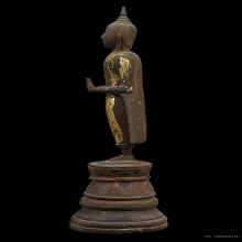 พระบูชาไม้แกะศิลปนคร