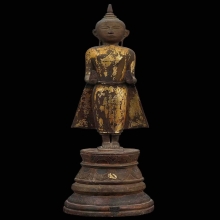 พระบูชาไม้แกะศิลปนคร