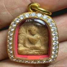 พระกำแพงซุ้มกอพิมพ์กลาง