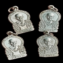 4องค์ เสมาเล็กหลังนางกวัก หลวงพ่อเต๋คงทอง ปี 2508 เริ่มหายาก