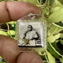 รูปถ่ายต้นแบบเหรียญมหาลาภหลวงปู่สี ฉันทสิริ 