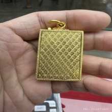 ตลับพระทองคำฝังเพชร