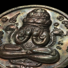 เหรียญปิดตาพังพระกาฬ เครายาว นวะโลหะ สวยมาก