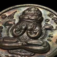 เหรียญปิดตาพังพระกาฬ เครายาว นวะโลหะ สวยมาก