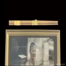 คุณแม่บุญเรือน - ชุดรูปถ่าย+ช้อน+ตะเกียบ+ผงพุทธคุณ ปี~2500